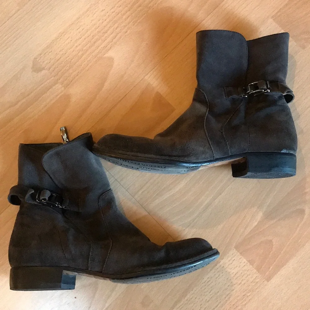 Alberto Fermani gray suede ankle booties sz 37.5